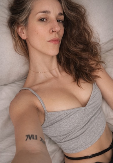A girl live on cam during a 1-on-1 video call (AR)