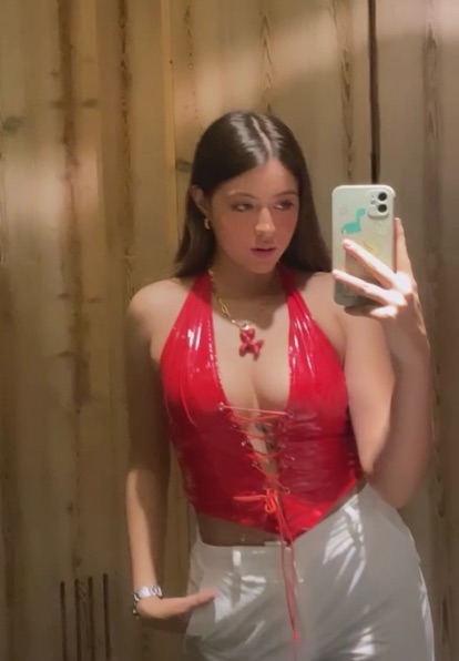 A girl on a free cam chat (MX)